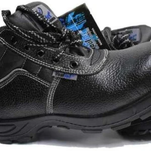Vaultex safety boots for industrial foot protection and workplace safety in construction and factory environments supplied by Safety Edge Solutions in Kenya, Uganda, Tanzania and Ethiopia.